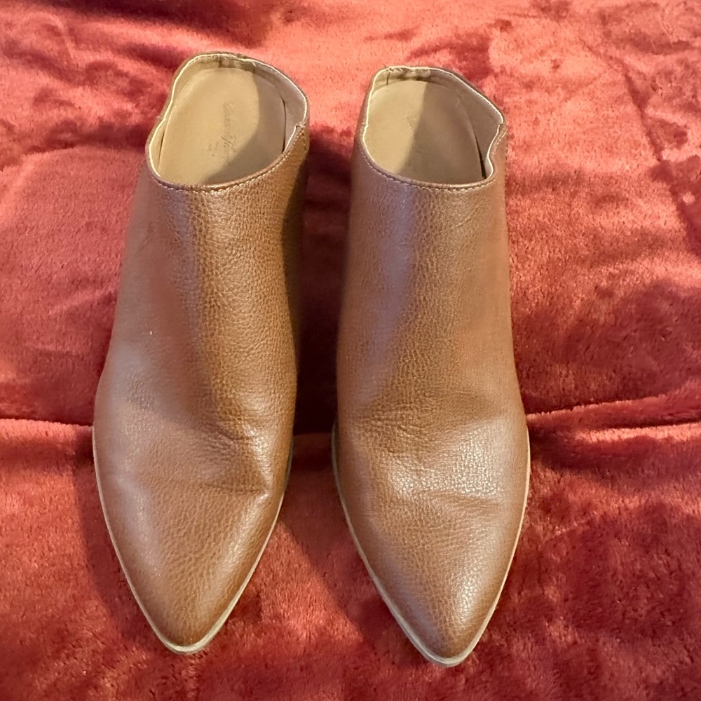 Universal Thread heel Size 10 - Picture 3 of 3